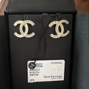 CHANEL•2023 CC Crystal and hammered logo stud earrings- BNIB